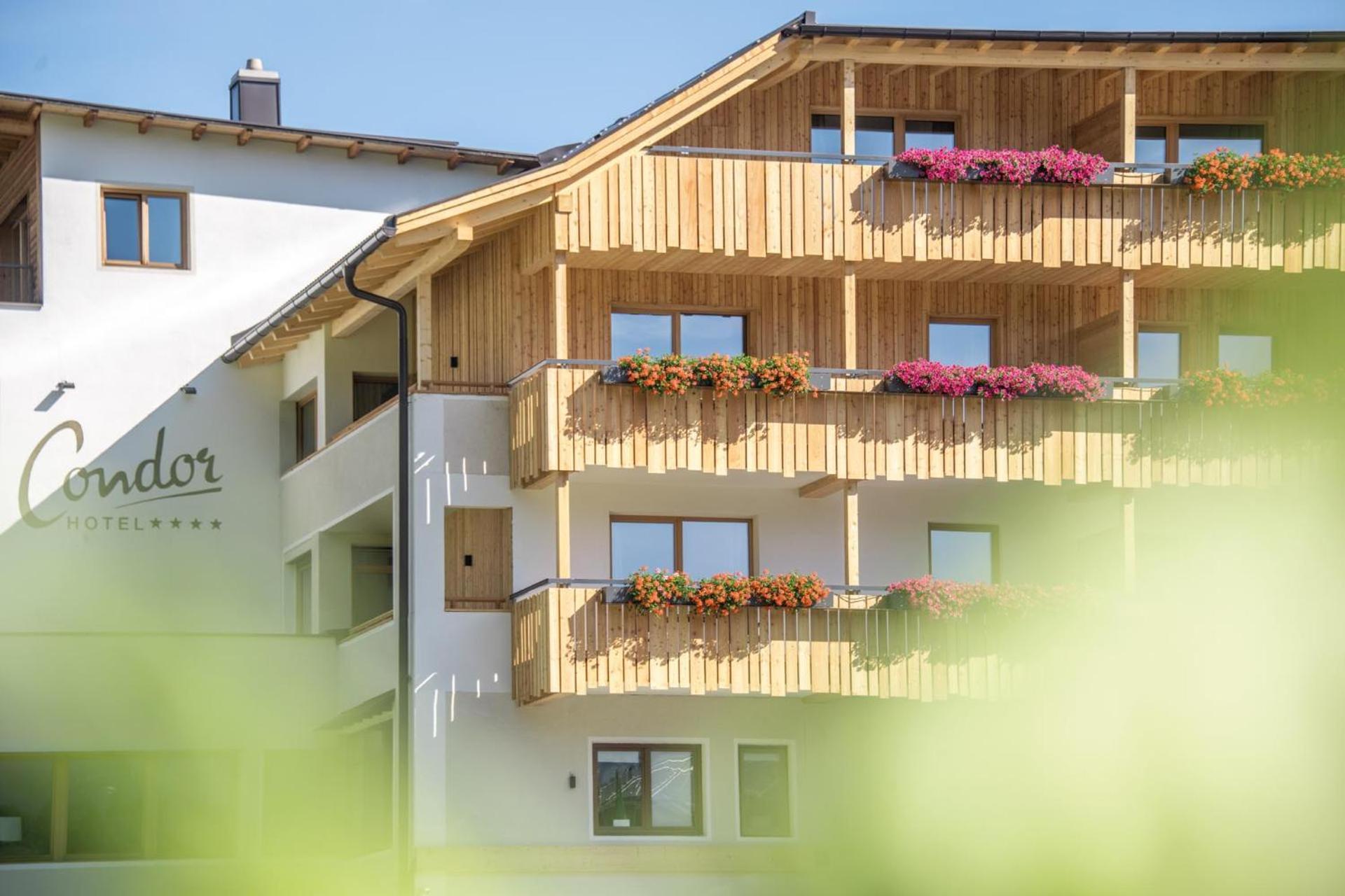 Hotel Condor San Vigilio Di Marebbe Eksteriør bilde